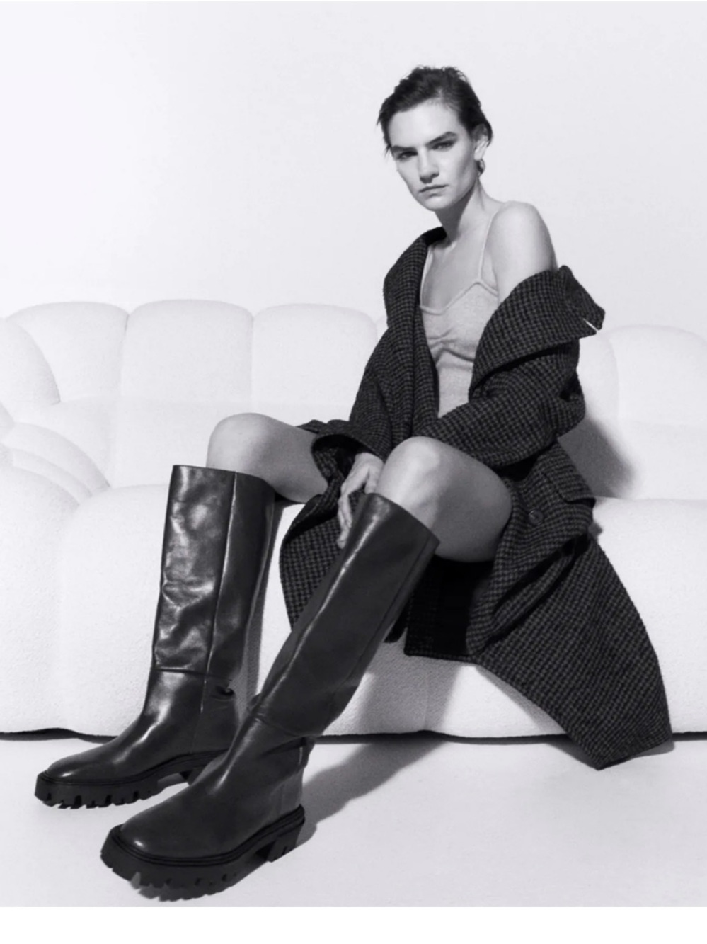 Viral Zara Knee-High Lug Sole Boots in Brown